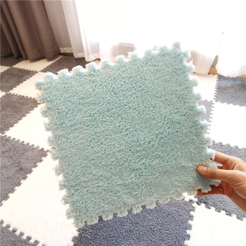 Ultra-soft plush carpet for your interior (11.8 × 11.8 in)