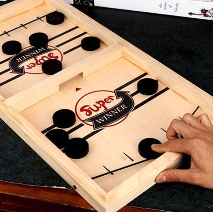 SlingPuck Game – Fast-paced wooden duel