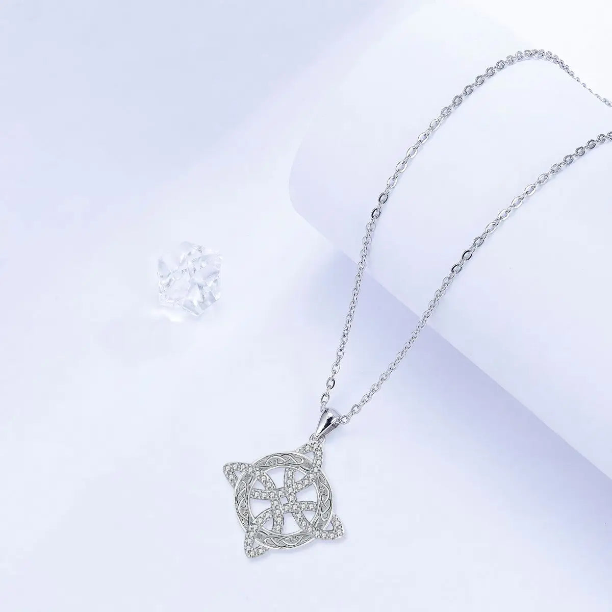 WitchKnot™ – Protective Amulet