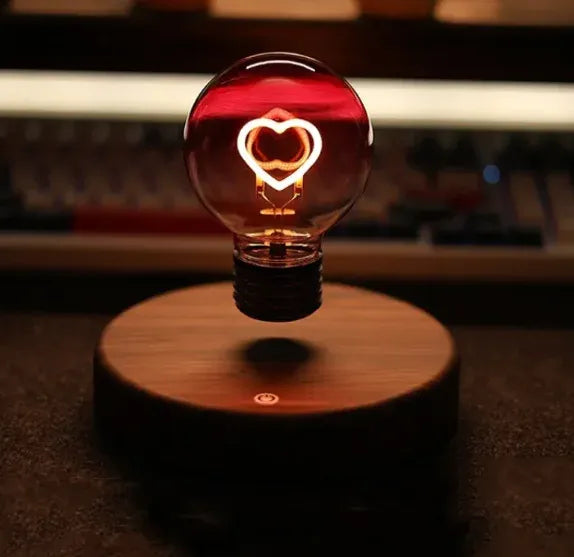 AmoGlow™ – Floating Heart Lamp